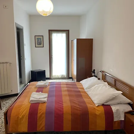 Aurora Hotell *